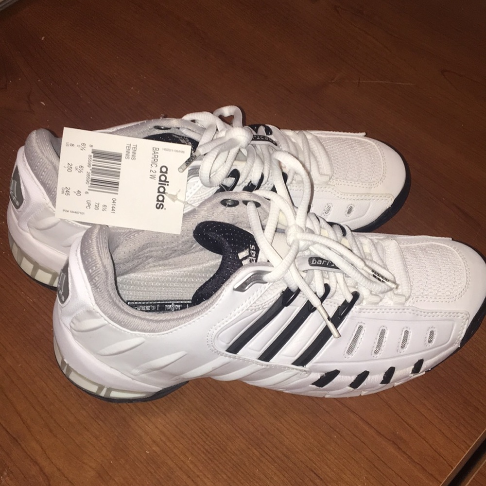 NWT Adidas "Barricade" tennis sneakers size 8